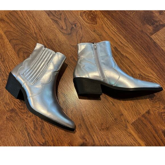 No Boundaries Women's Western Memory Foam Ankle Boots Silver Size 9 Bold Style - Picture 1 of 9